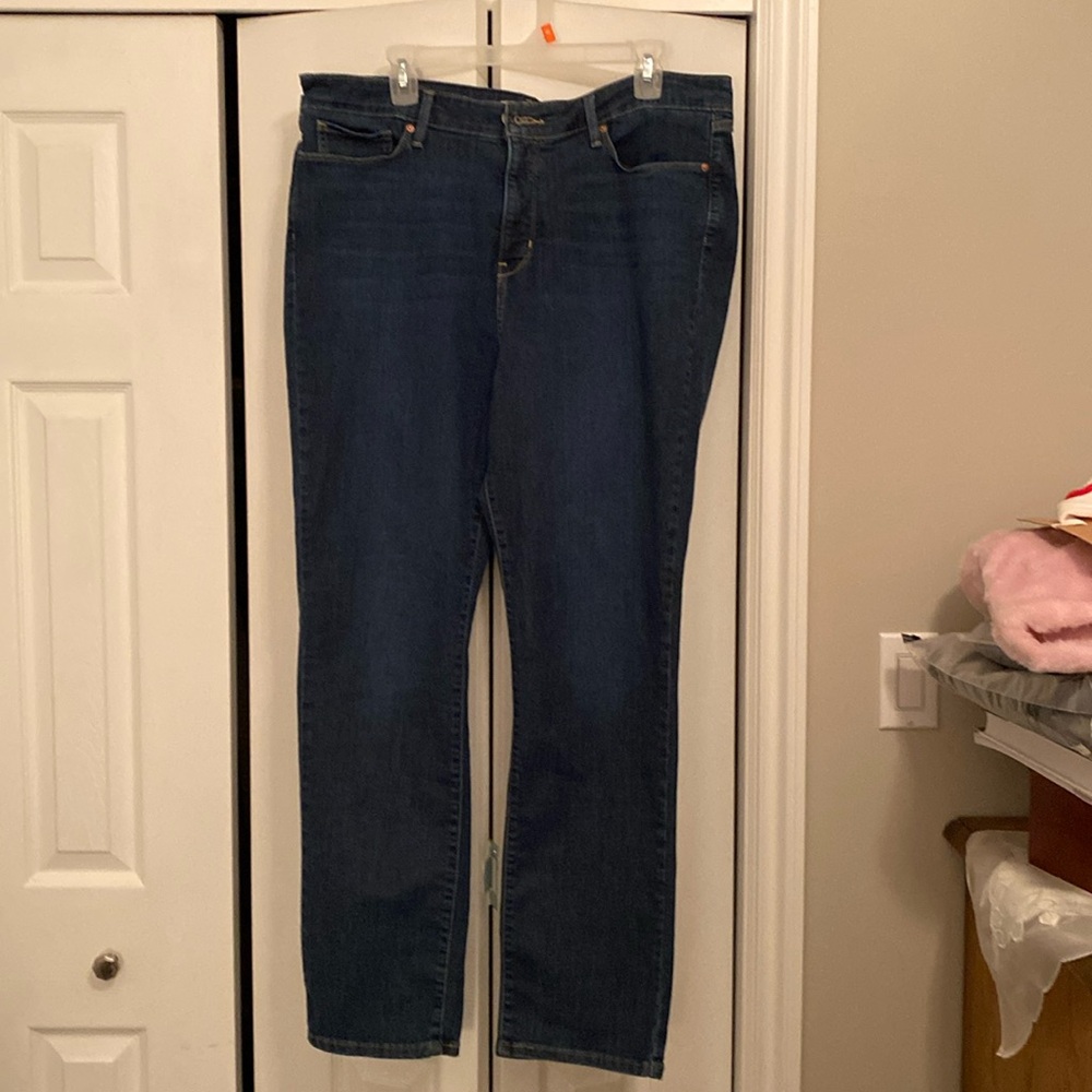 96.  Signature Levi Strauss High Rise Straight Denim
